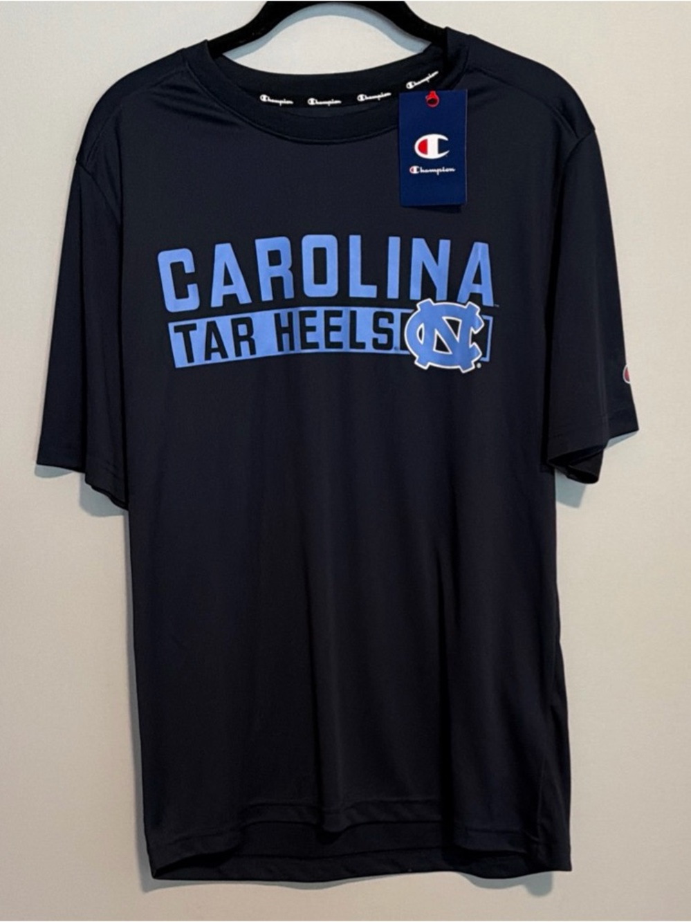 NWT Carolina Tar Heels Shirt Size Medium